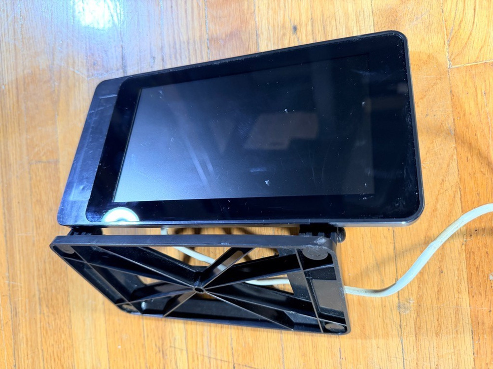 Raspberry Pi Computer with 7" Touchscreen & SmartiPi Touch Case Stand